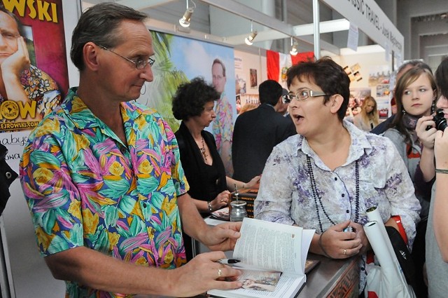 Gościem specjalnym targów Tour Salon jest w piątek podróżnik i dziennikarz Wojciech Cejrowski. Wieczorem zaplanowano jego specjalny program "Nie chcecie tam być!"