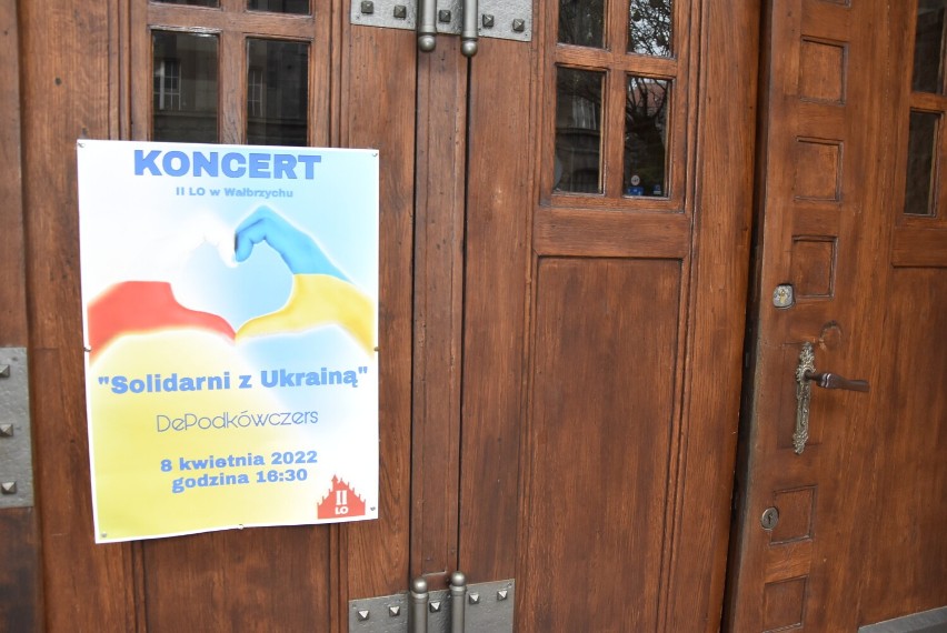 Wałbrzych: W II liceum DePodkówczers dali koncert „Solidarni z Ukrainą"!