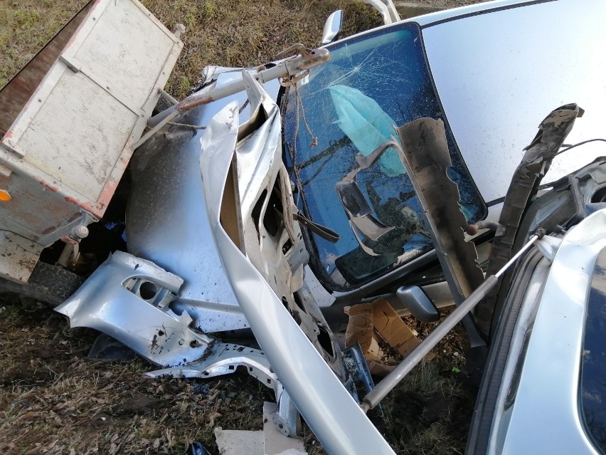 Wypadek w Milejowie na dk91 przy zjeździe na Longinówkę,...