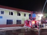 Rakoniewice: Pożar w hotelu. Z ogniem walczyło pięć zastępów straży pożarnej
