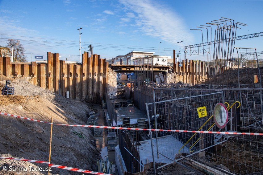 Przebudowa wiaduktu w centrum Stargardu. Cały teren rozkopany ZDJĘCIA