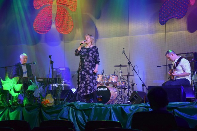 W sobotni wieczór w Targach Kielce odbył się Koncert Galowy IX edycji Ogólnopolskiego Festiwalu Piosenki Poetyckiej i Turystycznej "Przy kominku"