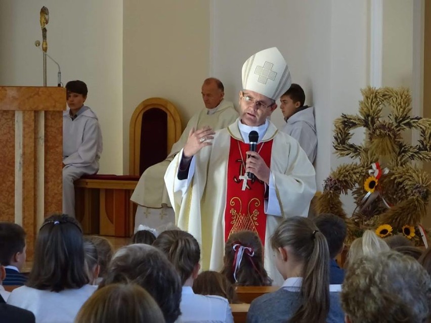 Szkoła Podstawowa SPSK w Kadłubie świętowała 20-lecie[FOTO]