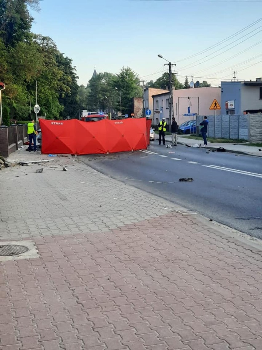 Śmiertelny wypadek w Nakle Śląskim. Uderzył samochodem osobowym w płot, 35-latek z Bytomia nie żyje