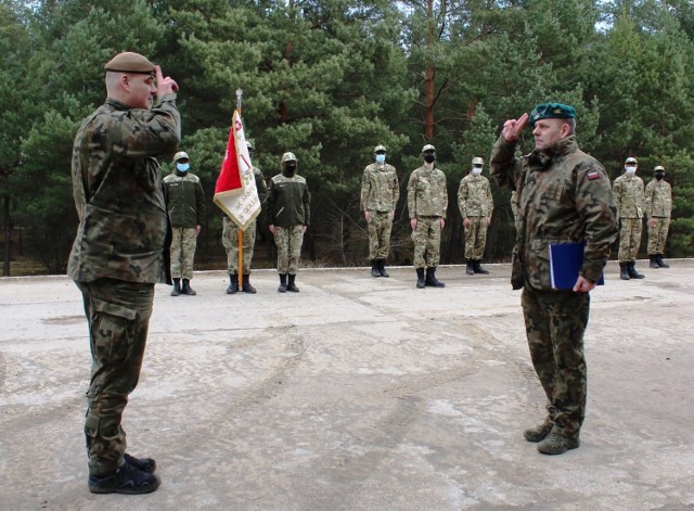 Uczniowie Zespołu Szkół nr 1 w Golubiu-Dobrzyniu wzięli udział w szkoleniu poligonowym zorganizowanym przez Centrum Szkolenia Wojsk Obrony Terytorialnej w Toruniu