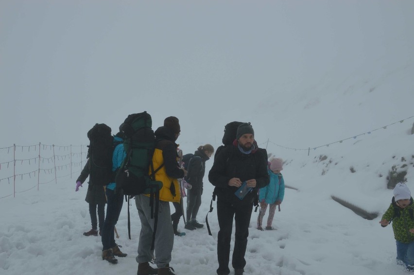 Atak zimy w Tatrach. Na Kasprowym Wierchu leży 20 centymetrów śniegu [ZDJĘCIA]