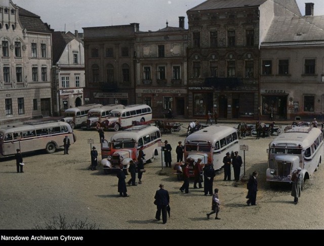 Cieszyn sprzed kilku dekad. Zapraszamy na spacer w przeszłość 
Zobacz kolejne zdjęcia. Przesuwaj zdjęcia w prawo - naciśnij strzałkę lub przycisk NASTĘPNE