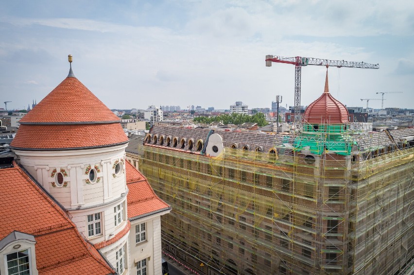 Wieża Hotelu Grand we Wrocławiu podczas Oblężenia Wrocławia...