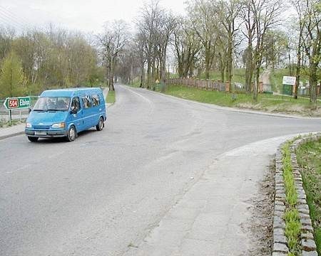 Skrzyżowanie, na którym znajduje się zjazd na osiedle Słoneczne, należy do najniebezpieczniejszych miejsc we Fromborku