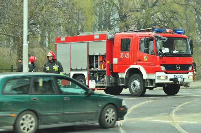 Na pl. Orląt Lwowskich rozlał się kwas solny