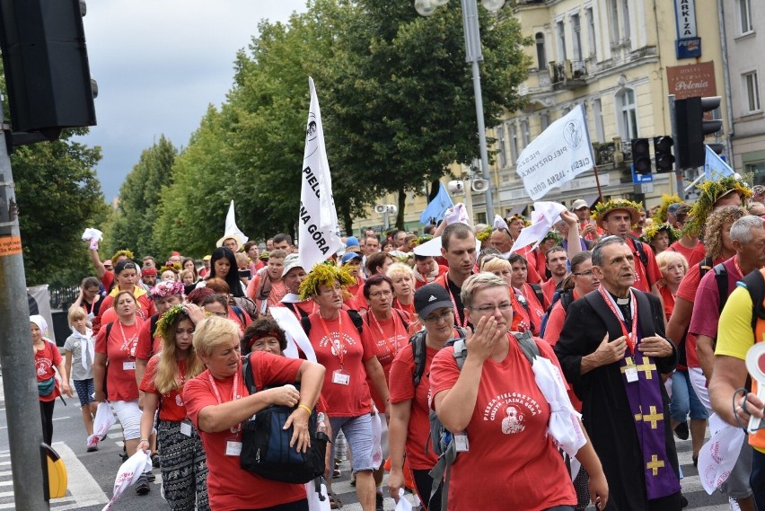 Częstochowa. W lipcu na Jasną Górę przyjdzie 45 pielgrzymek