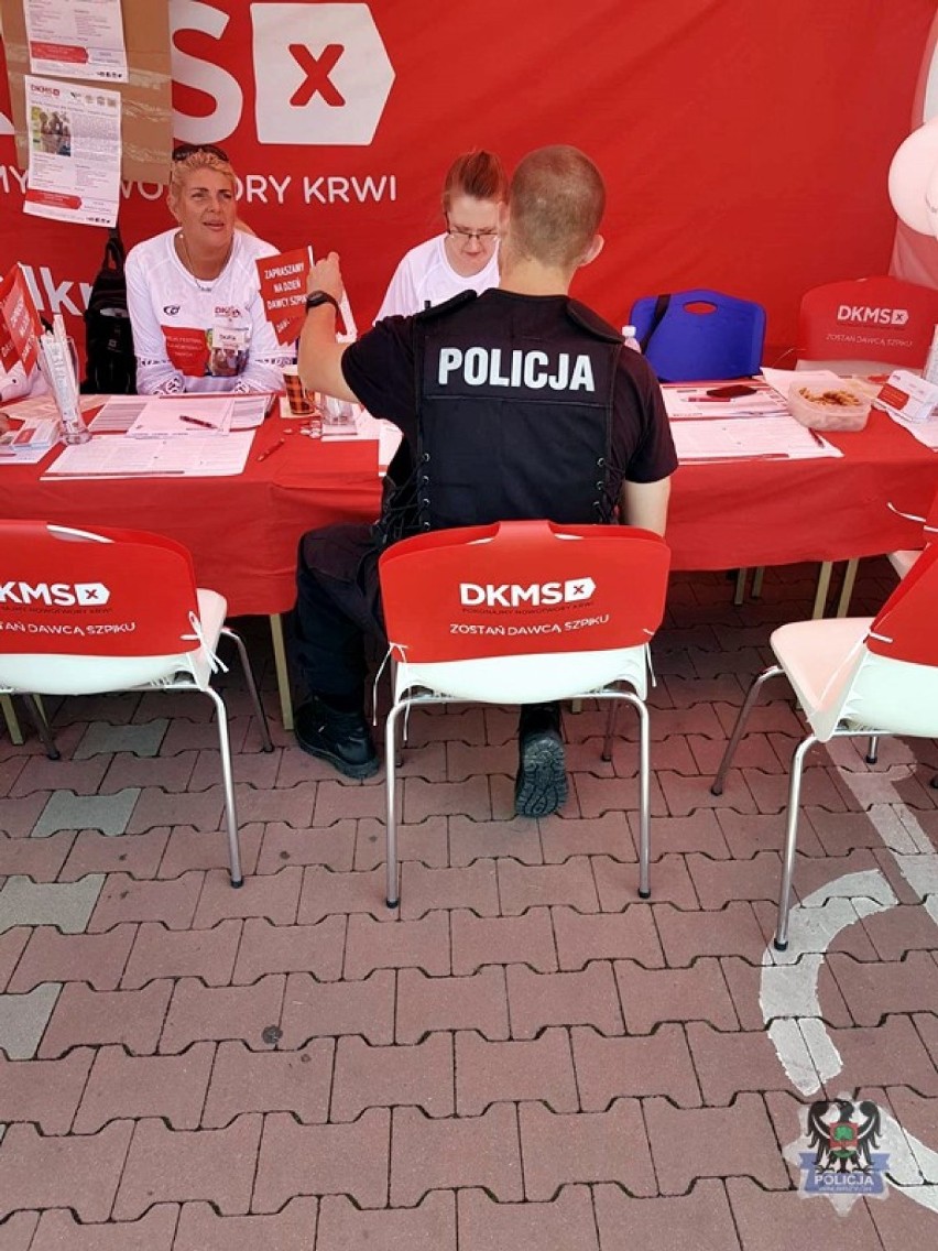 Wałbrzyscy policjanci zaangażowani podczas „Dnia Dawcy Szpiku”, który odbył się w niedzielę na Piaskowej Górze