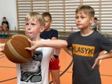 Ruszyły wakacyjne zajęcia sportowo-rekreacyjne z MOSiR w Radomsku. ZDJĘCIA