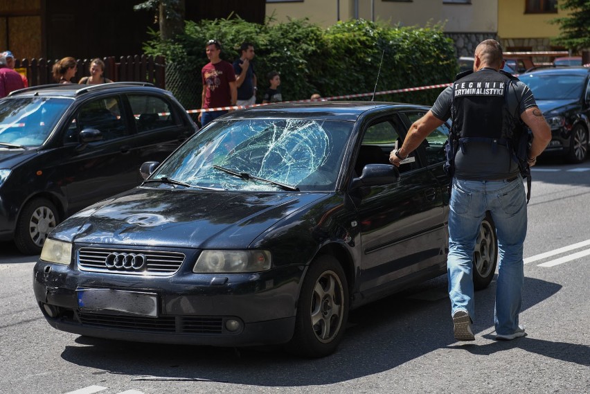 Zakopane: Groźny wypadek pod Nosalem. Dwie osoby potrącone przez samochód