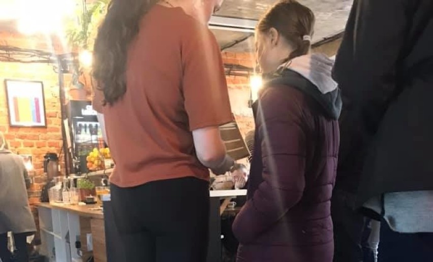 Greta Thunberg na ciastku w wegańskiej restauracji w Gdańsku