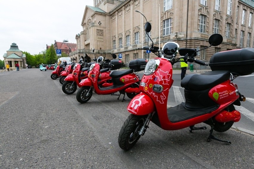 Kolejne skutery elektryczne do wypożyczenia w Szczecinie. Tym razem czerwone 