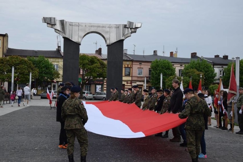 Dzień Flagi w Łasku obchodzono bardzo uroczyście