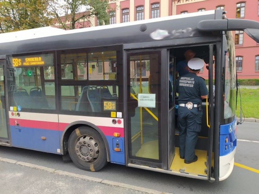 W Bydgoszczy i okolicach skontrolowali stan autobusów i trzeźwość kierowców 