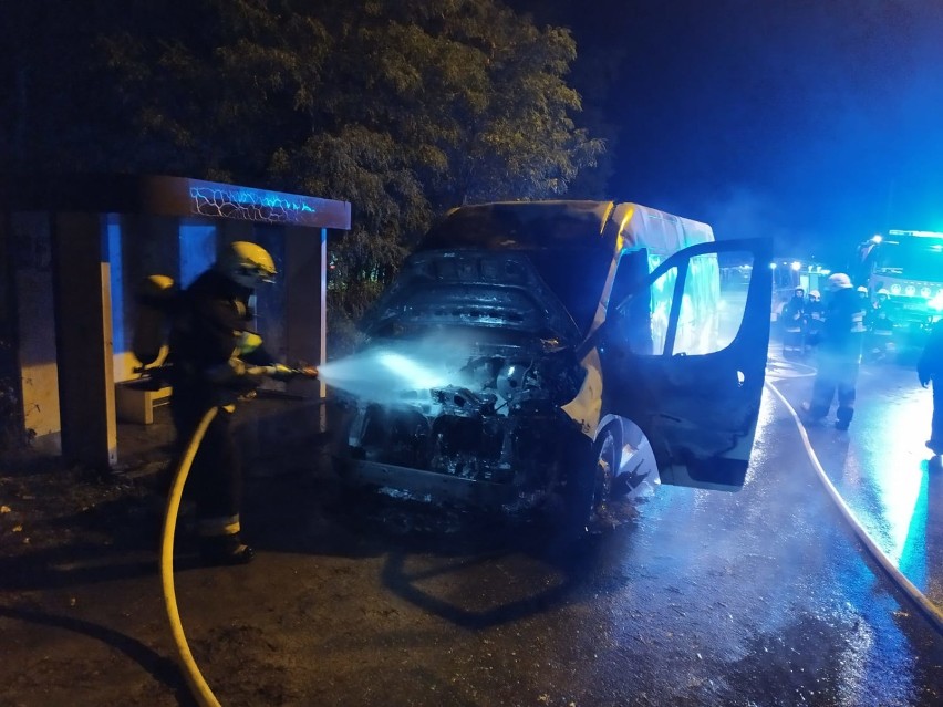 Pożar samochodu dostawczego w Podwiesku [zdjęcia]
