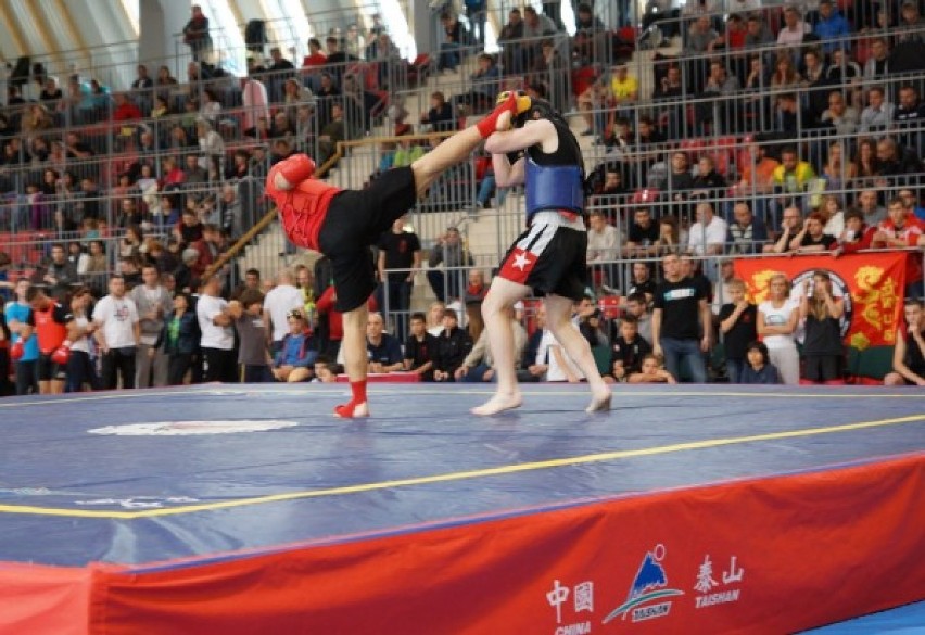 Zawodnicy z Krakowa przywieźli 13 medali z mistrzostw kung-fu [zdjęcia]