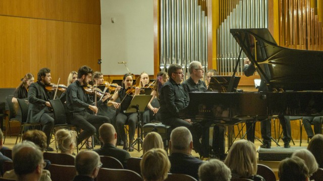 Koncert Paderewski Symphony Orchestra pod dyrekcją Michała K. Szymanowskiego w Inowrocławiu (04.02.2024).