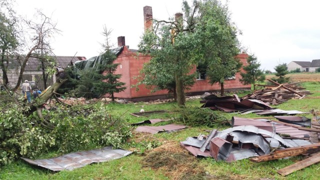 Tak po nawałnicy wygladał dom pani Martyny z Wierzchucina Królewskiego