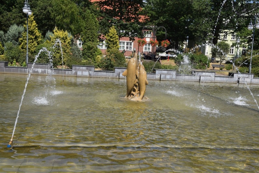 Plac Powstańców Śląskich i Wielkopolskich latem, po...