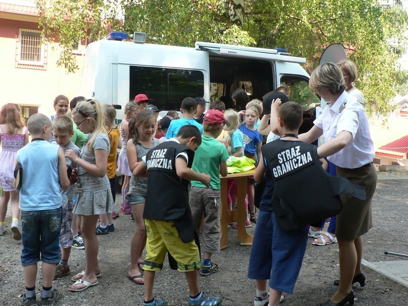 Uczniowie z Polski i Czech odwiedzili placówkę Straży Granicznej w Kudowie Słonem