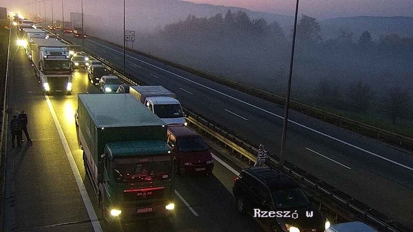 Wypadek na obwodnicy Krakowa. Autostrada A4 zablokowana 21 10