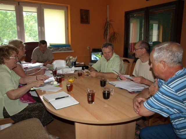 Komitet VIII Zjazdu Absolwentów tworzą: Paweł Kałuda, Marian Przybylski, Zbigniew Goździk, Bożena Rabikowska, Czesław Dzierżawski, Ireneusz Stanisławski, Jan Grecki, Henryk Janecki, Zenon Kościelny, Jerzy Staśkowski, Anna Klocek, Anna Kubiak, Krzysztof Zawadzki, Wojciech Przychodzki i Grażyna Ryczyńska.