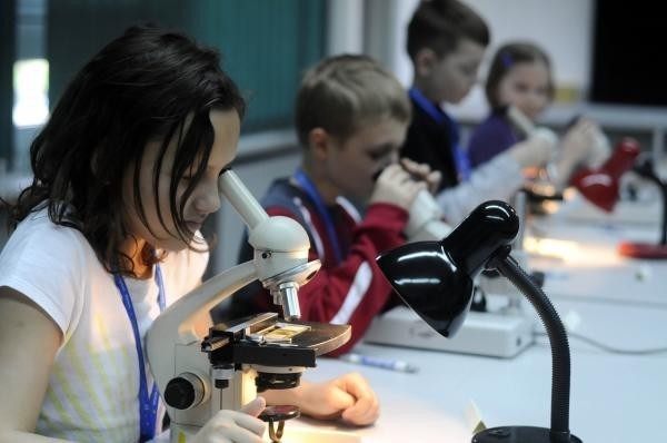 Mikroskop, czyli prezenty dla małego naukowca

Masz w...