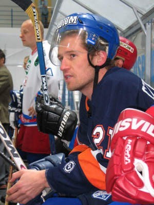 Mariusz Czerkawski w hokejowym rynsztunku.
