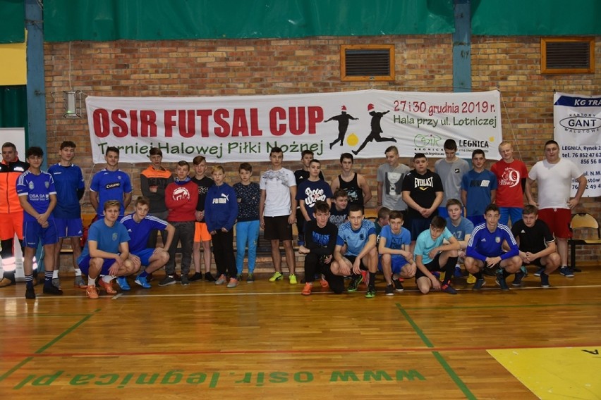 Turniej Halowej Piłki Nożnej OSiR Futsal Cup w Legnicy [ZDJĘCIA]