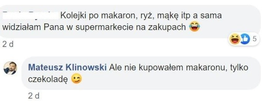 Internautka wypatrzyła byłego burmistrza stojącego w...