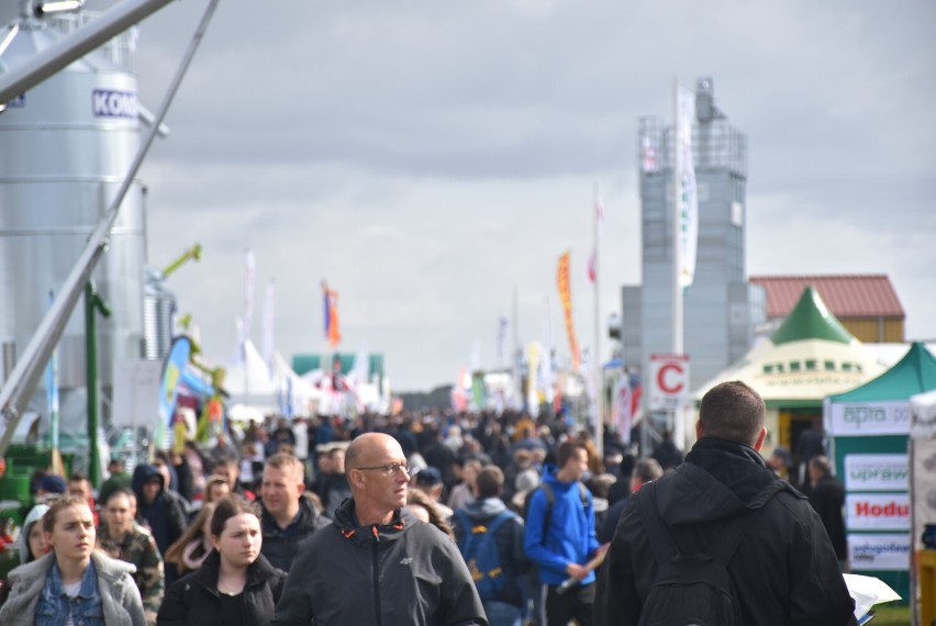 AGRO SHOW 2021. Wielkie rolnicze targi pierwszego dnia przyciągnęły tłumy. Maszyny robią wrażenie! [FOTO]