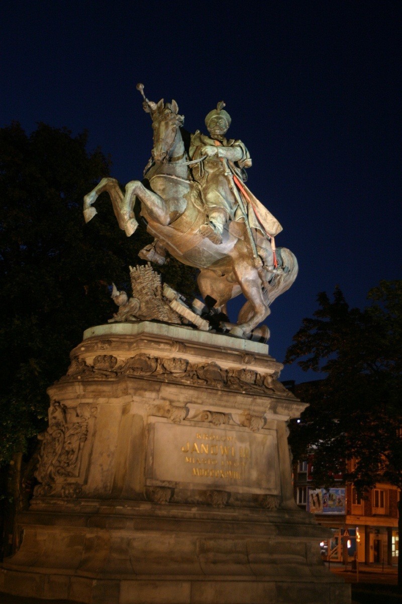 Pomnik Jana III Sobieskiego na Targu Drzewnym. Rocznica odsłonięcia pomnika [ZDJĘCIA]