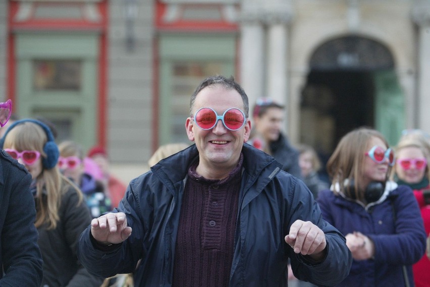 Wrocław: Tańczyli na Rynku z okazji Dnia Życzliwości