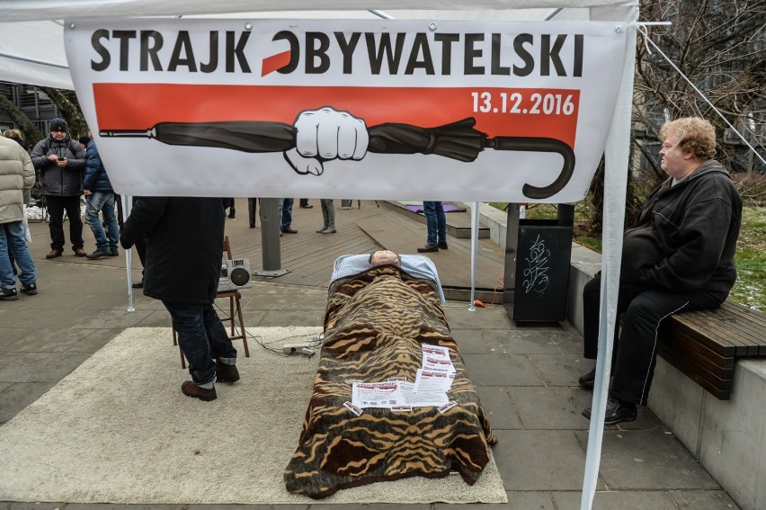 Strajk Obywatelski i miasteczko strajkowe w Gdyni [ZDJĘCIA, WIDEO]
