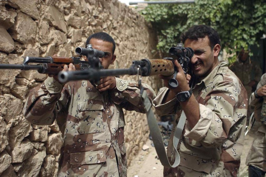Irakijscy żołnierze podczas ćwiczeń...