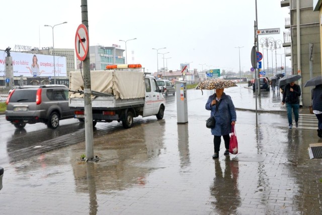 Róg ulic Żelaznej i Wspólnej - tu będzie przystanek autobusowy.