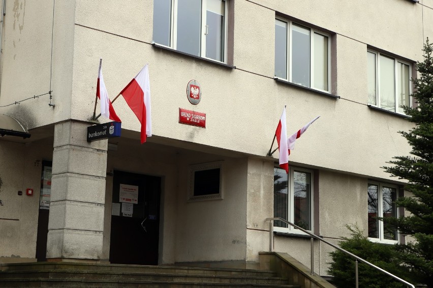 Biało-czerwone Jasło. Mieszkańcy i instytucje wywiesili flagi Polski [ZDJĘCIA]
