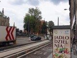 Zdewastowana jadłodzielnia w Chorzowie - WIDEO. Fundacja publikuje nagranie dziewczyn, które ją zniszczyły