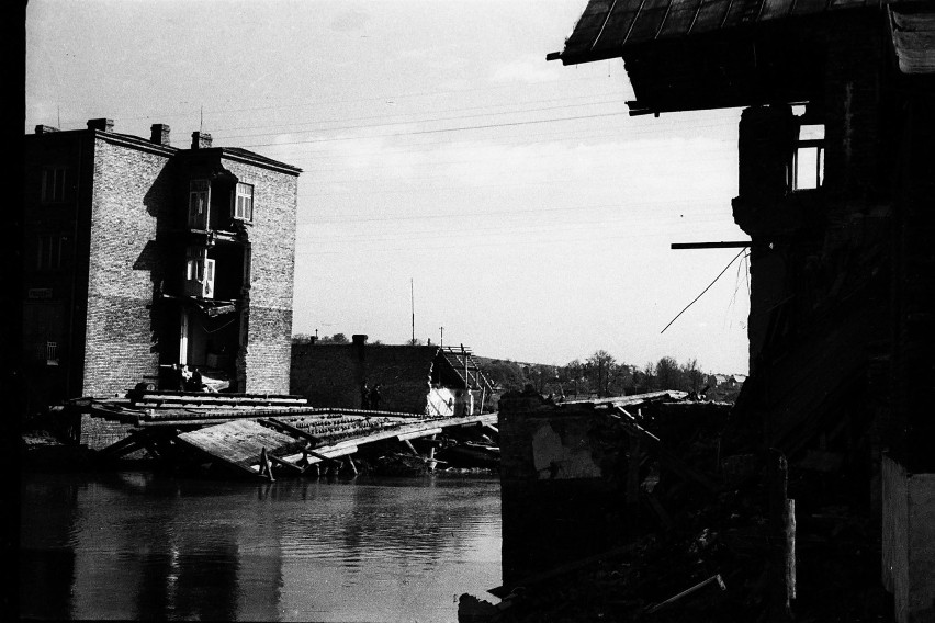 Wielka powódź w Skarżysku - 80 lat temu woda rozerwała tamę na Rejowie. Zobacz unikatowe zdjęcia!