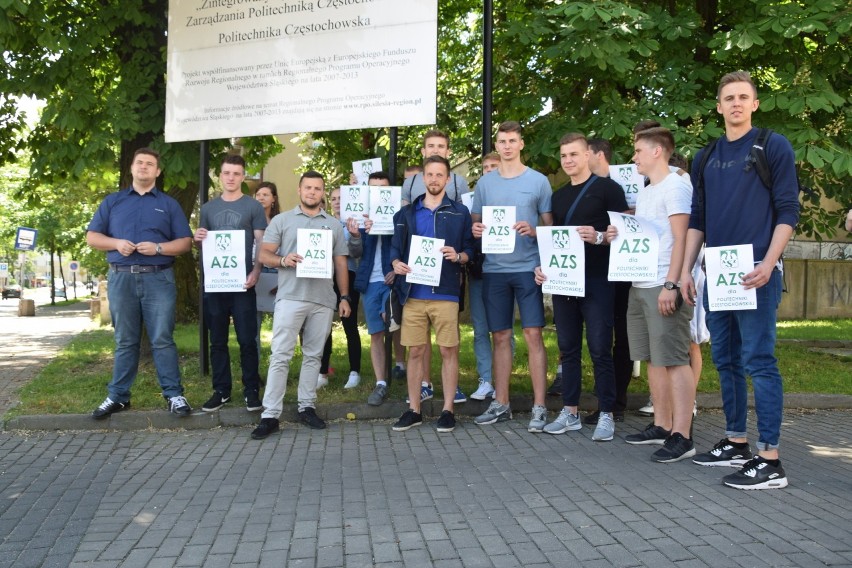 Rektor Politechniki Częstochowskiej likwiduje AZS. Będzie kolejny studencki strajk [ZDJĘCIA]