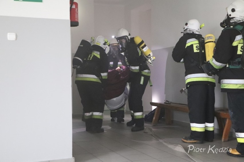 Trzech uczniów poszkodowanych w pożarze szkoły w Czarnożyłach. Manewry strażackie 2019 [FOTO]