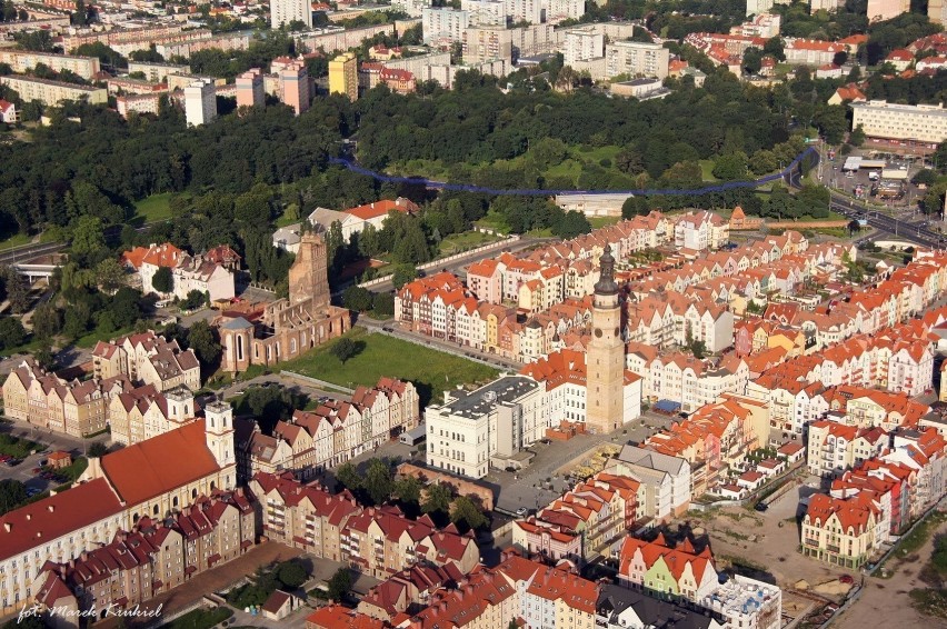 Głogów ma największe rondo w Polsce i jedno z największych w Europie. Wiecie, ile trzeba czasu, by je objechać?