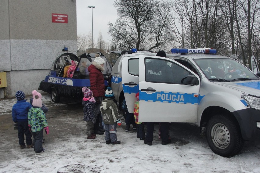 Policjanci z Olsztyna spotkali się z przedszkolakami