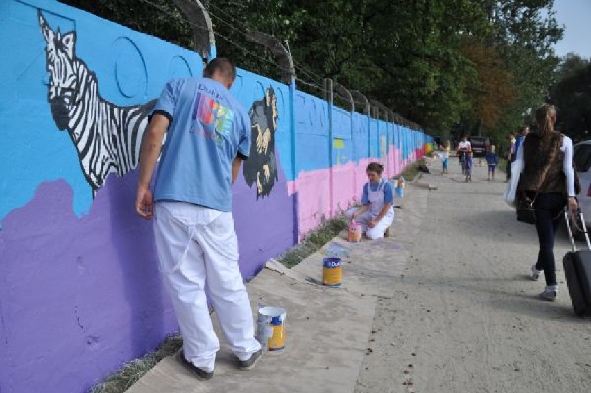 Malowanie muru zoo 18 września 2011 let's color