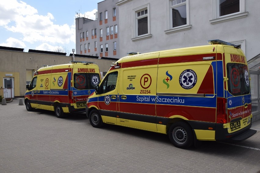 Szpital w Szczecinku ma dwie nowe karetki pogotowia ratunkowego [zdjęcia]