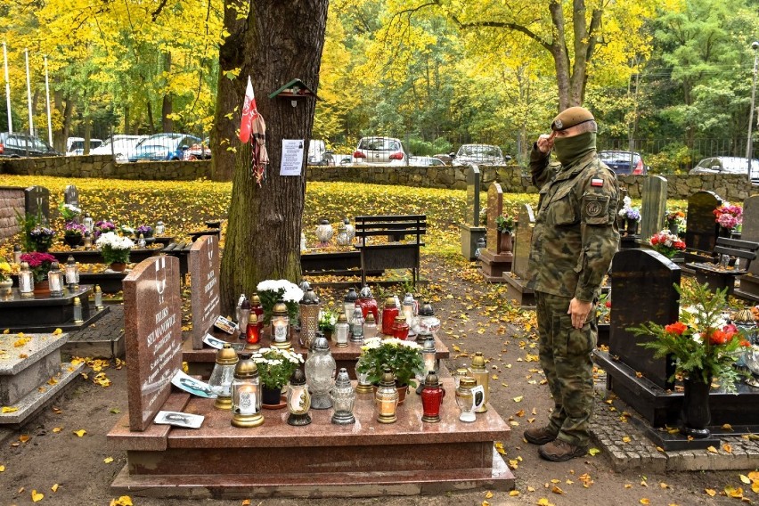 Region. Terytorialsi pamiętają o grobach żołnierzy, o których powojenna Polska miała zapomnieć 